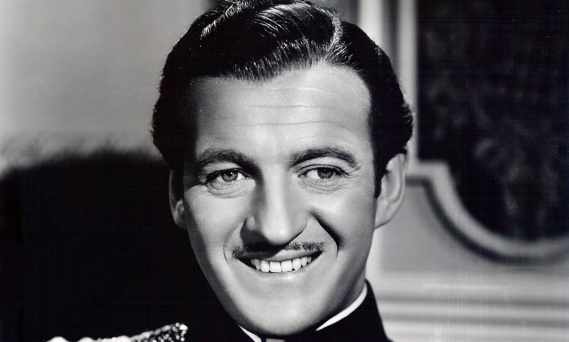 Biography - The Official Licensing Website of David Niven