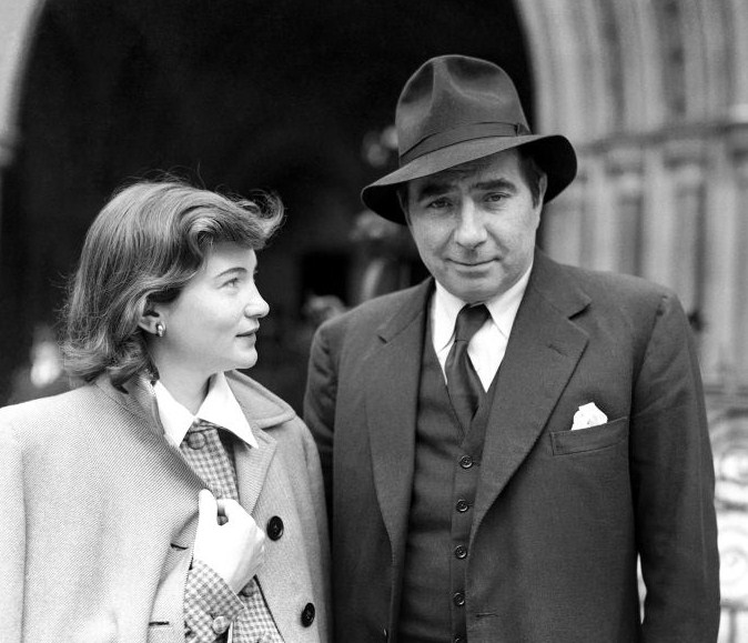 entertainment-robert-newton